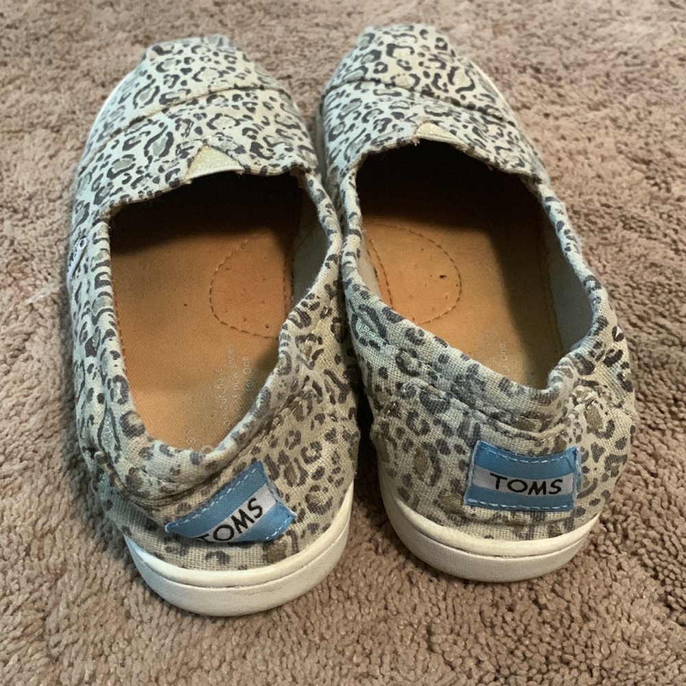 TOMS Classic Youth Bob Cat Gold Alparagata Slip On Shoes, size 2Y - Picture 6 of 7